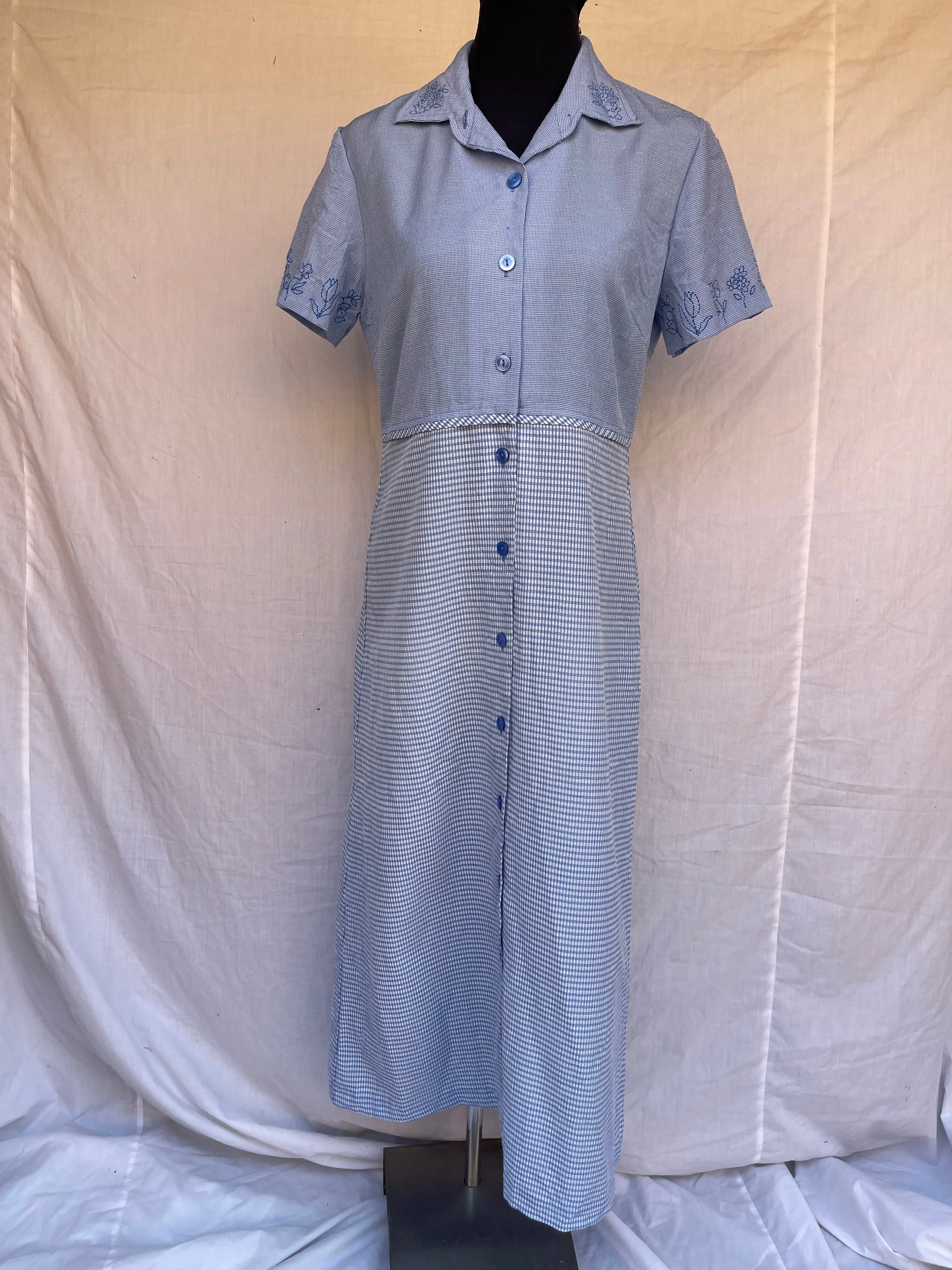 Vintage Checkered Button-Up Dress (34)