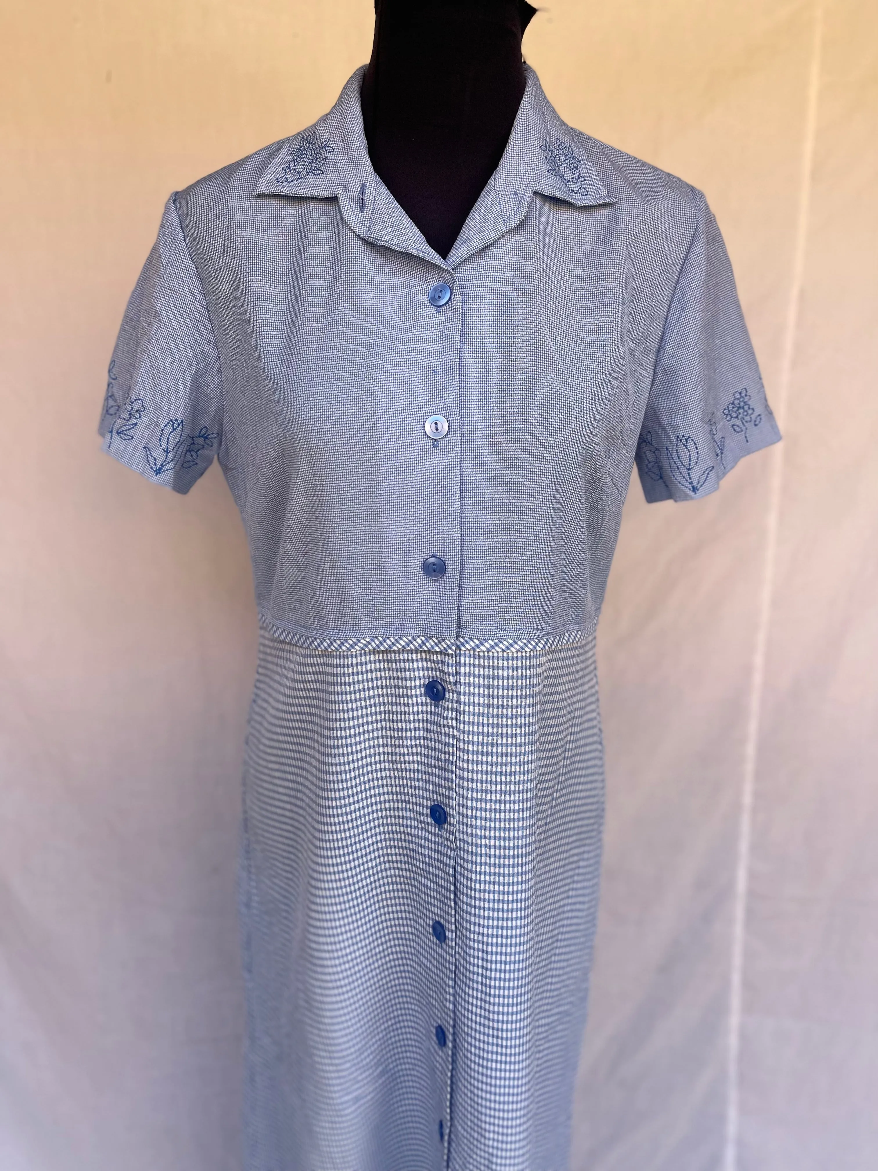 Vintage Checkered Button-Up Dress (34)
